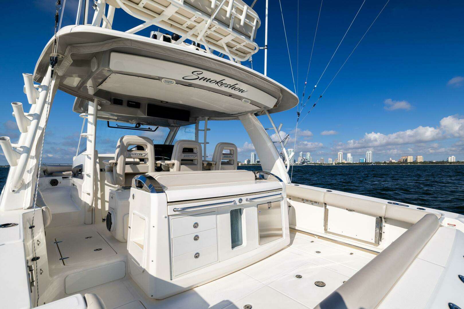 2021 Boston Whaler 420 Outrage - Image 30