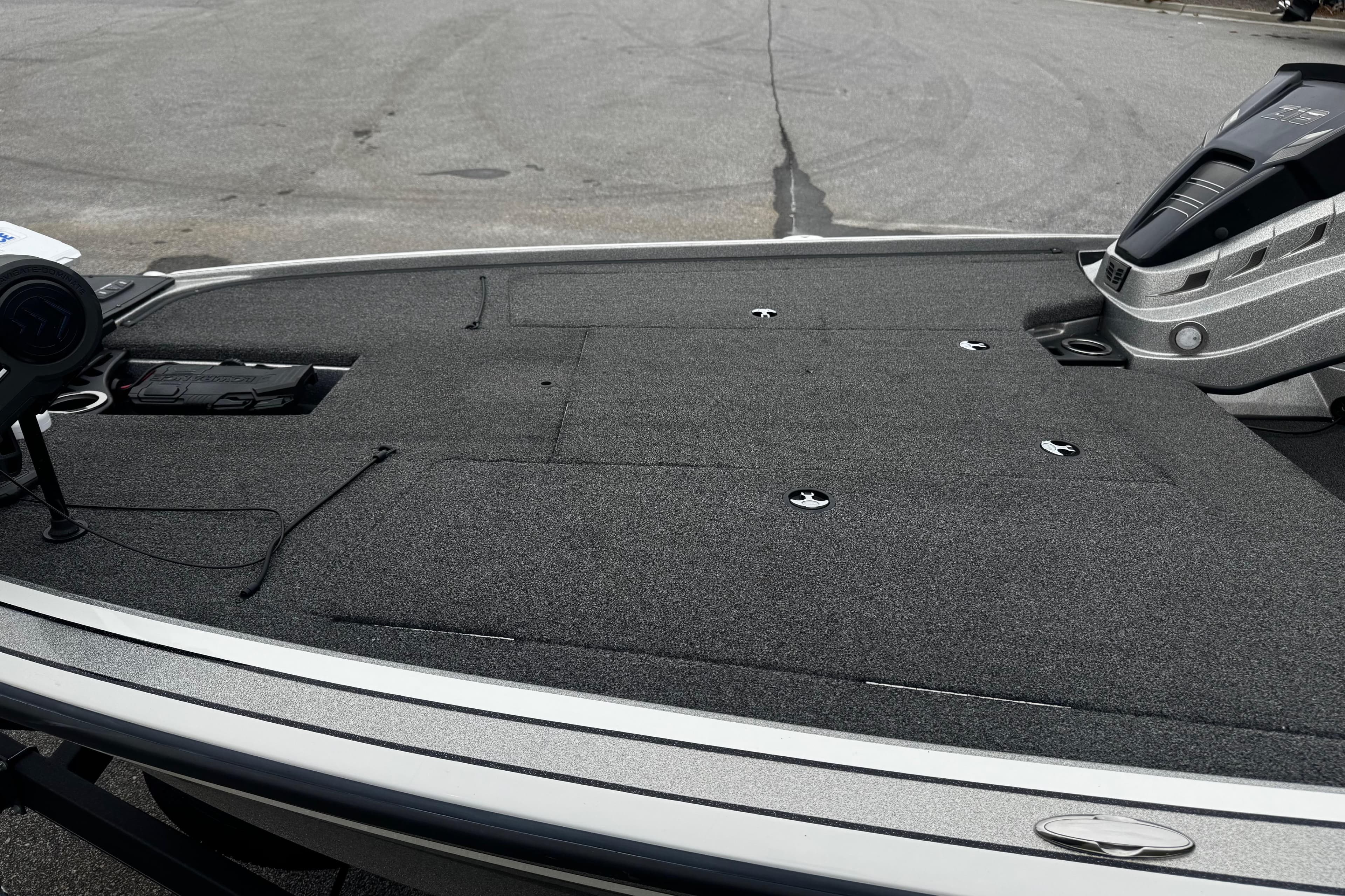 2023 Nitro Z19 boat deck with sleek design and advanced features.