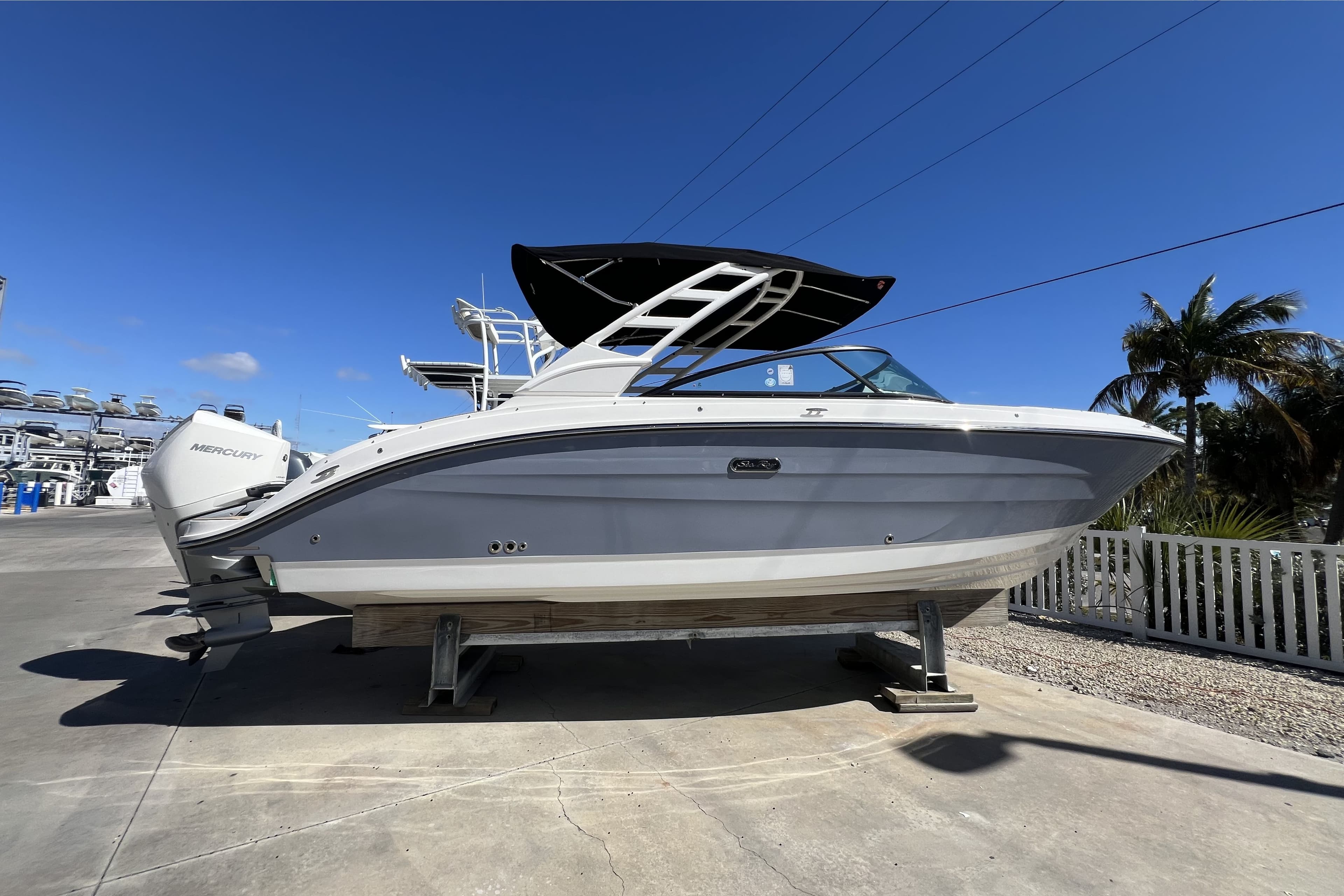 2026 Sea Ray SDX 250 Outboard