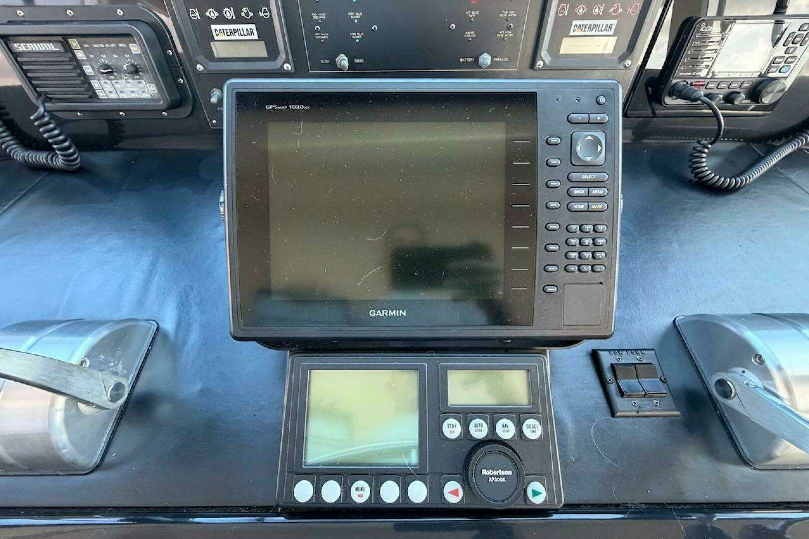 1999 Viking 58 Convertible - Image 33