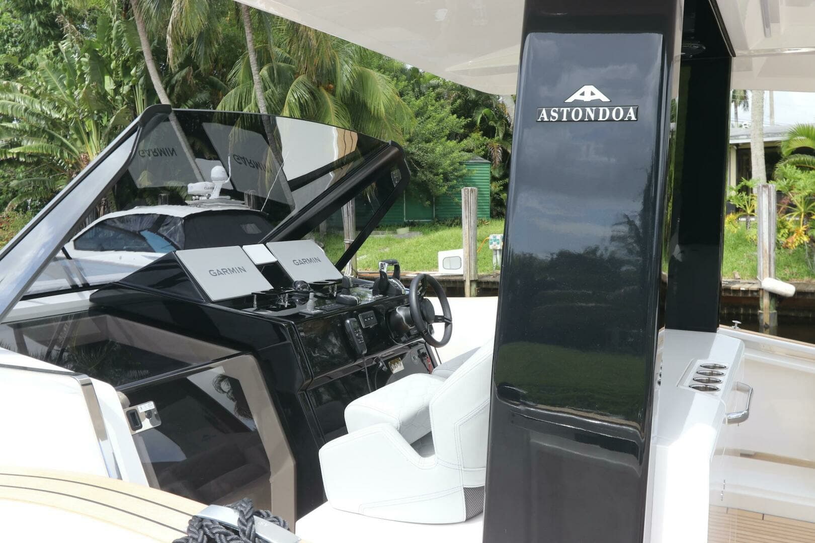 2024 Astondoa 377 Coupe Outboard - Image 19