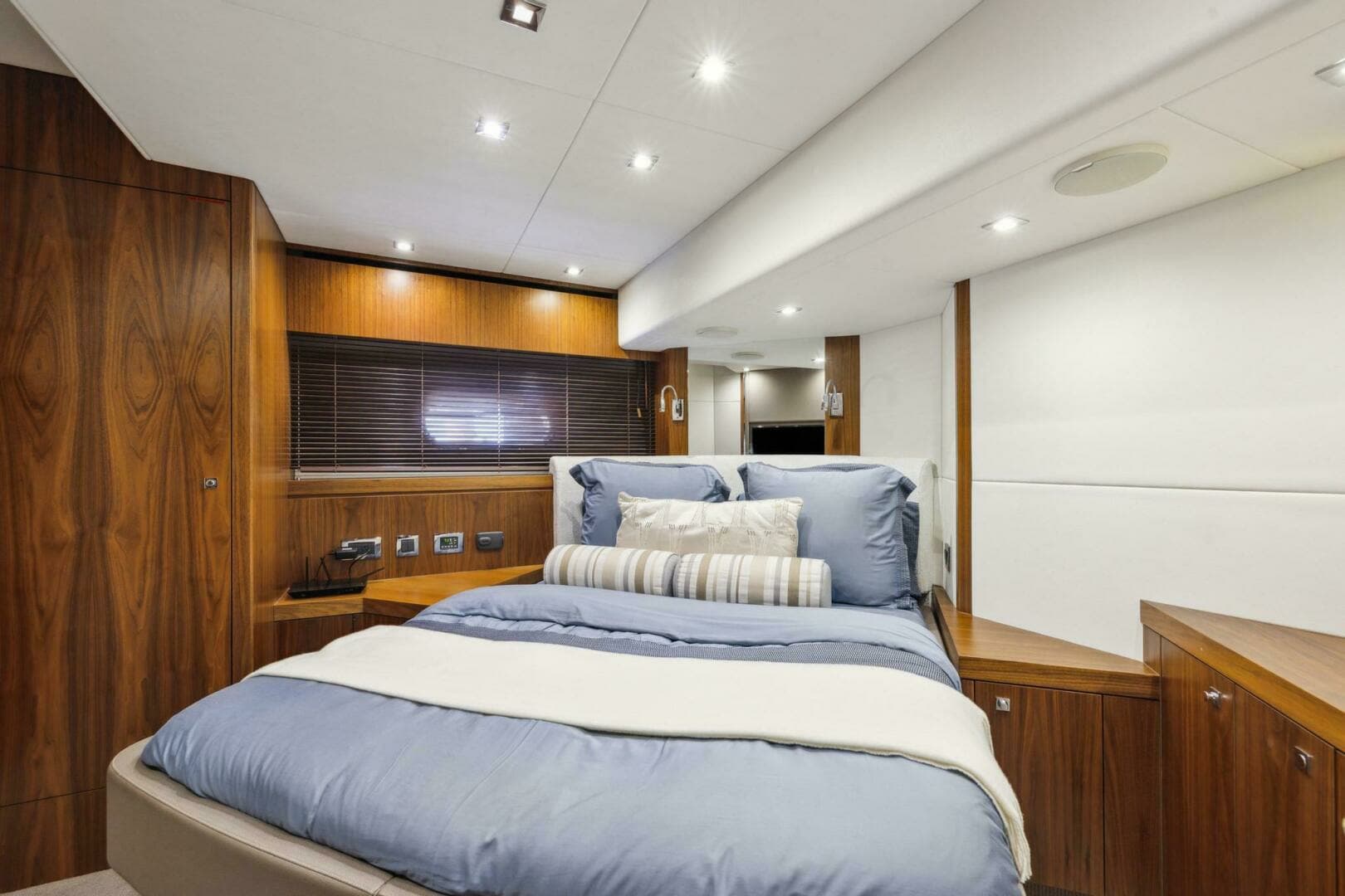 2014 Sunseeker Manhattan 73 - Image 31