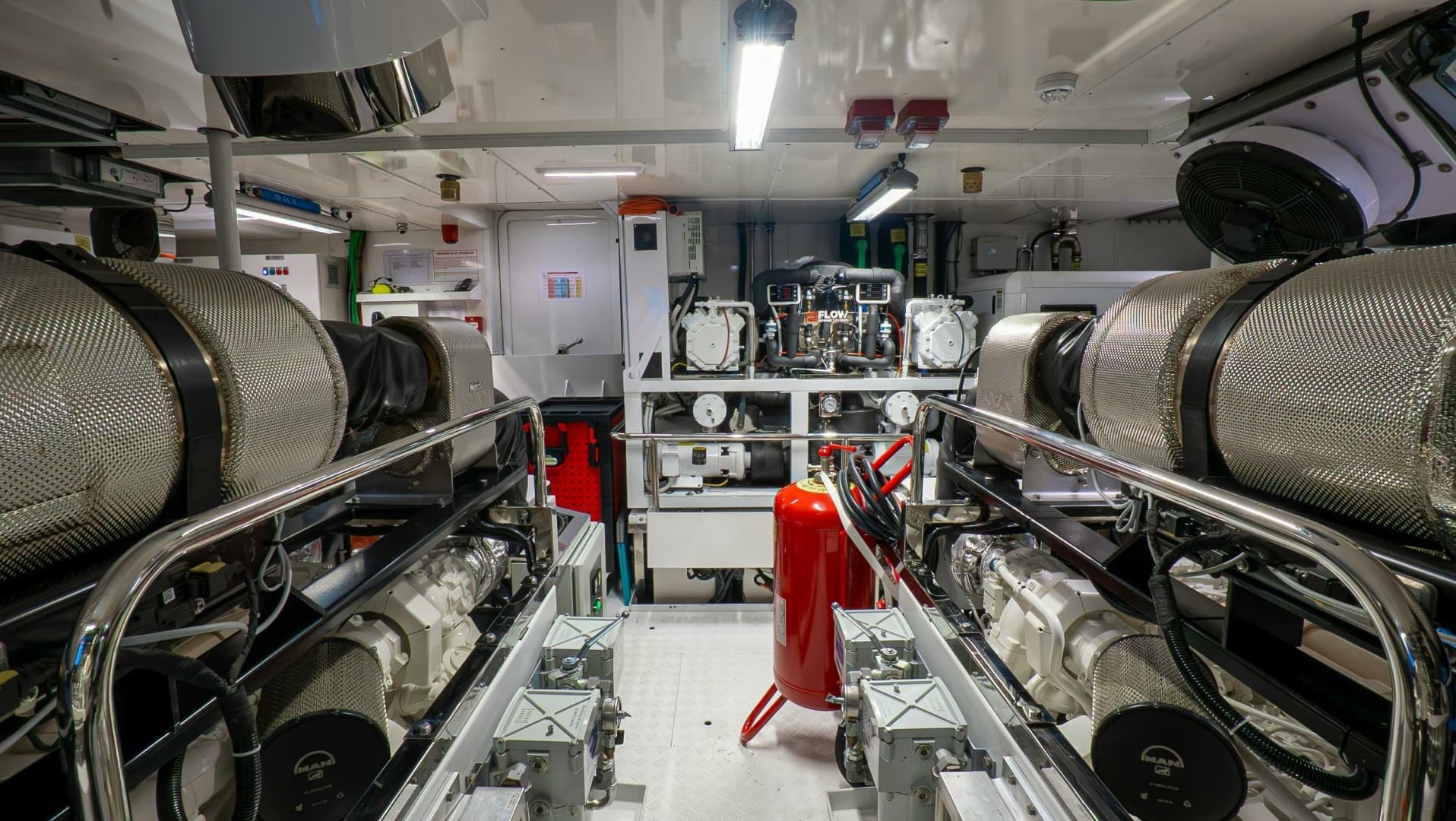 2025 Numarine Numarine 32XP - Image 18