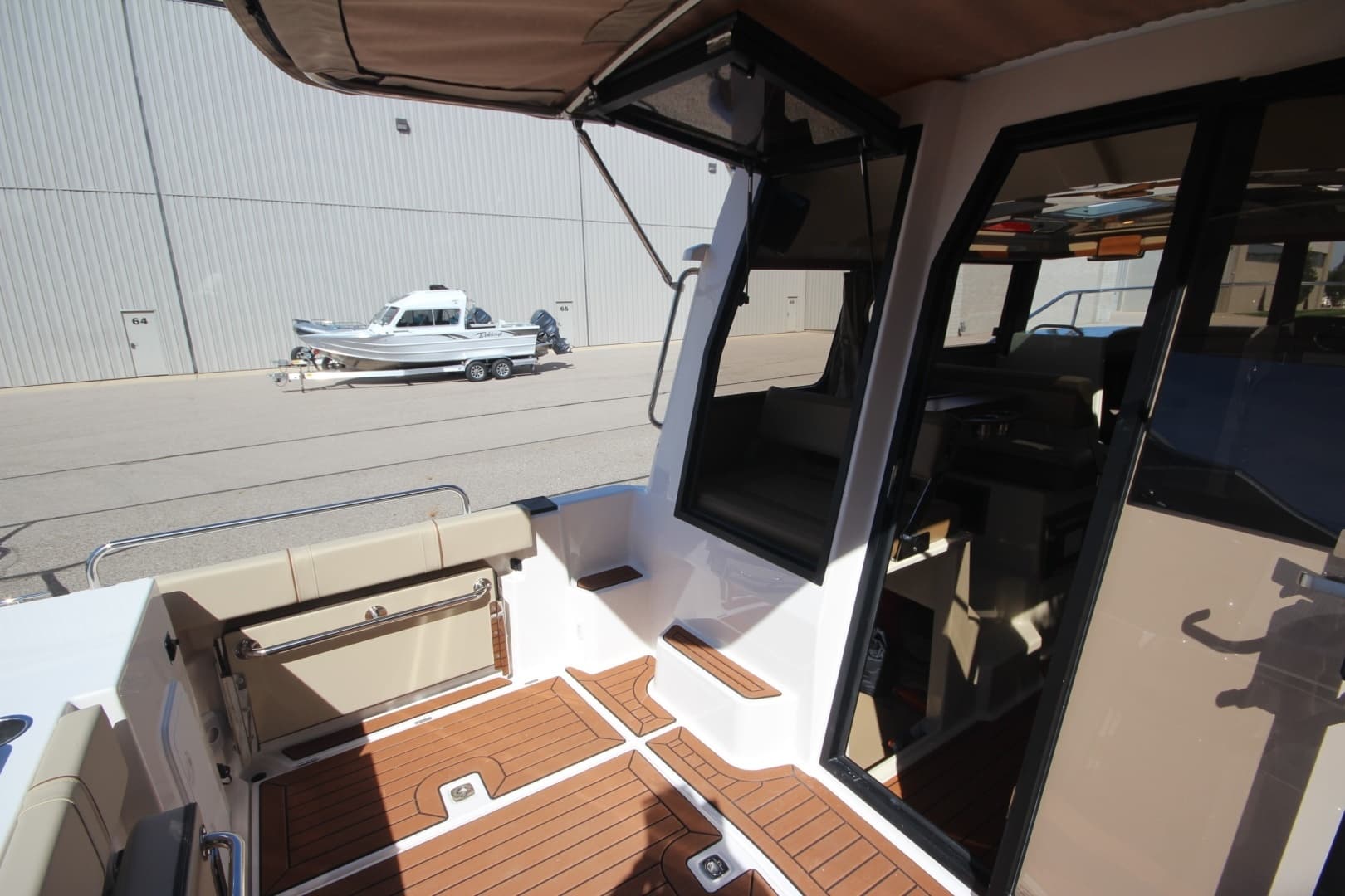 2027 Ranger Tugs R-25 Luxury Edition - Image 13
