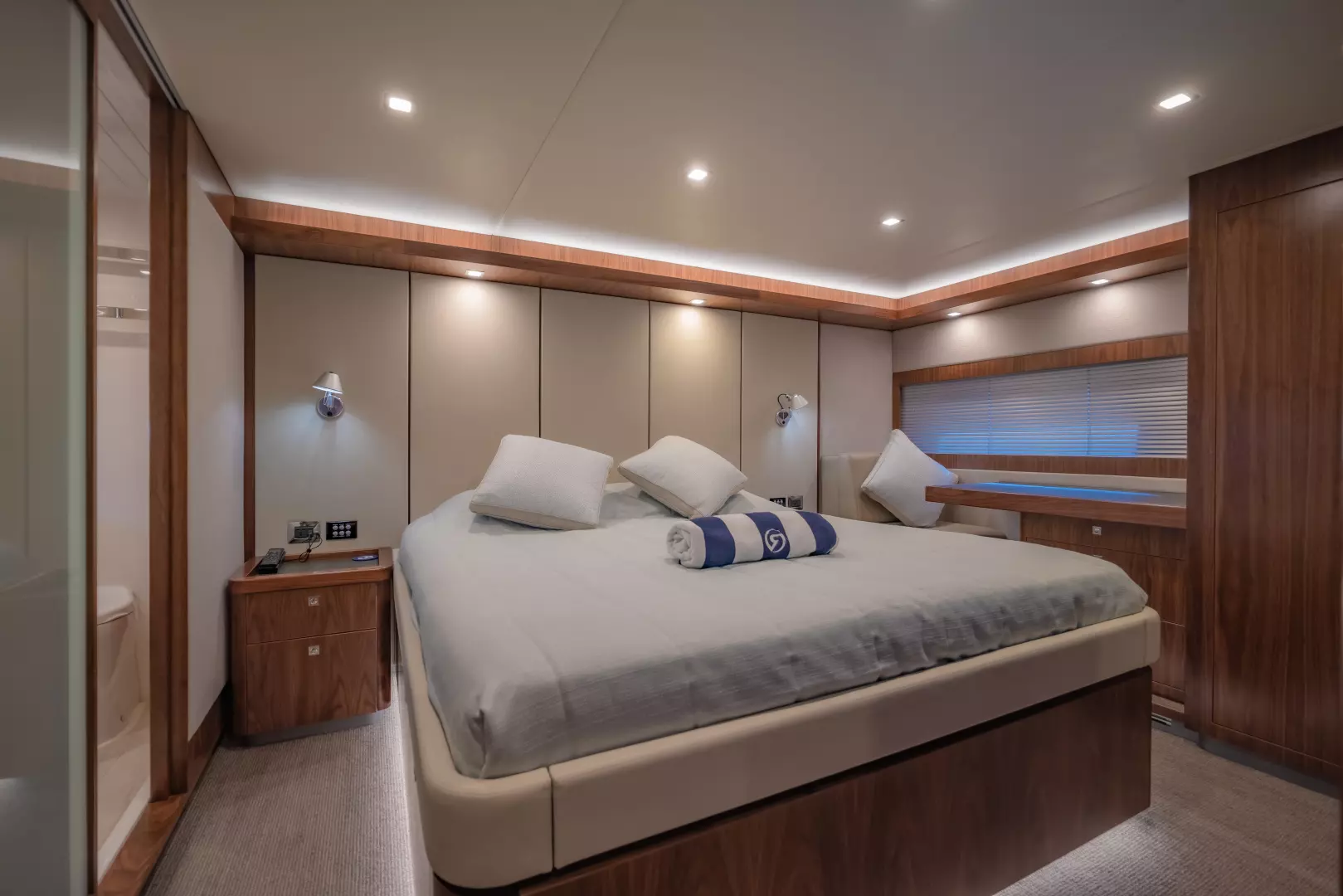 2019 Riviera 68 Sport Motor Yacht - Image 6
