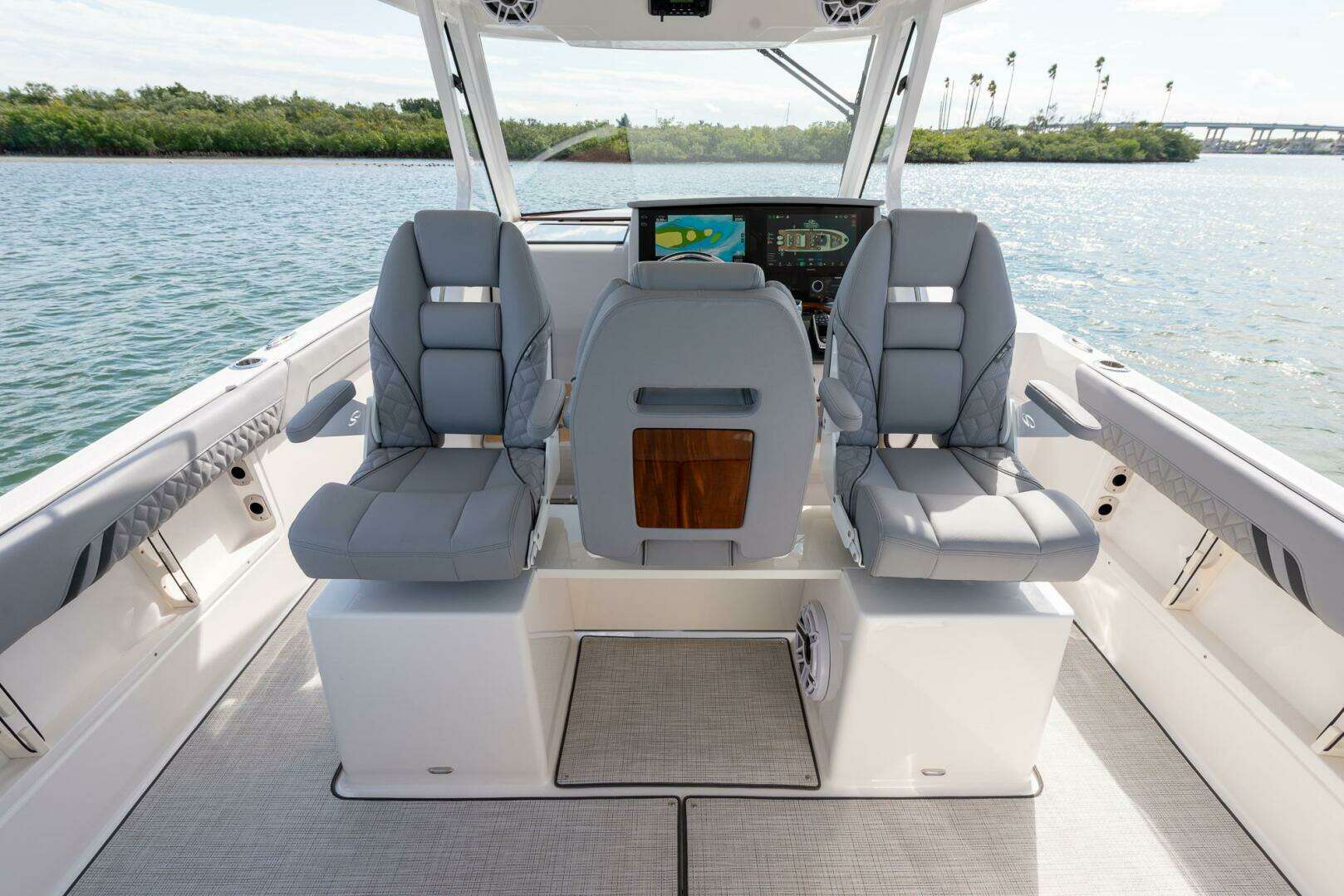 2026 Regal 34 SAV - Image 16