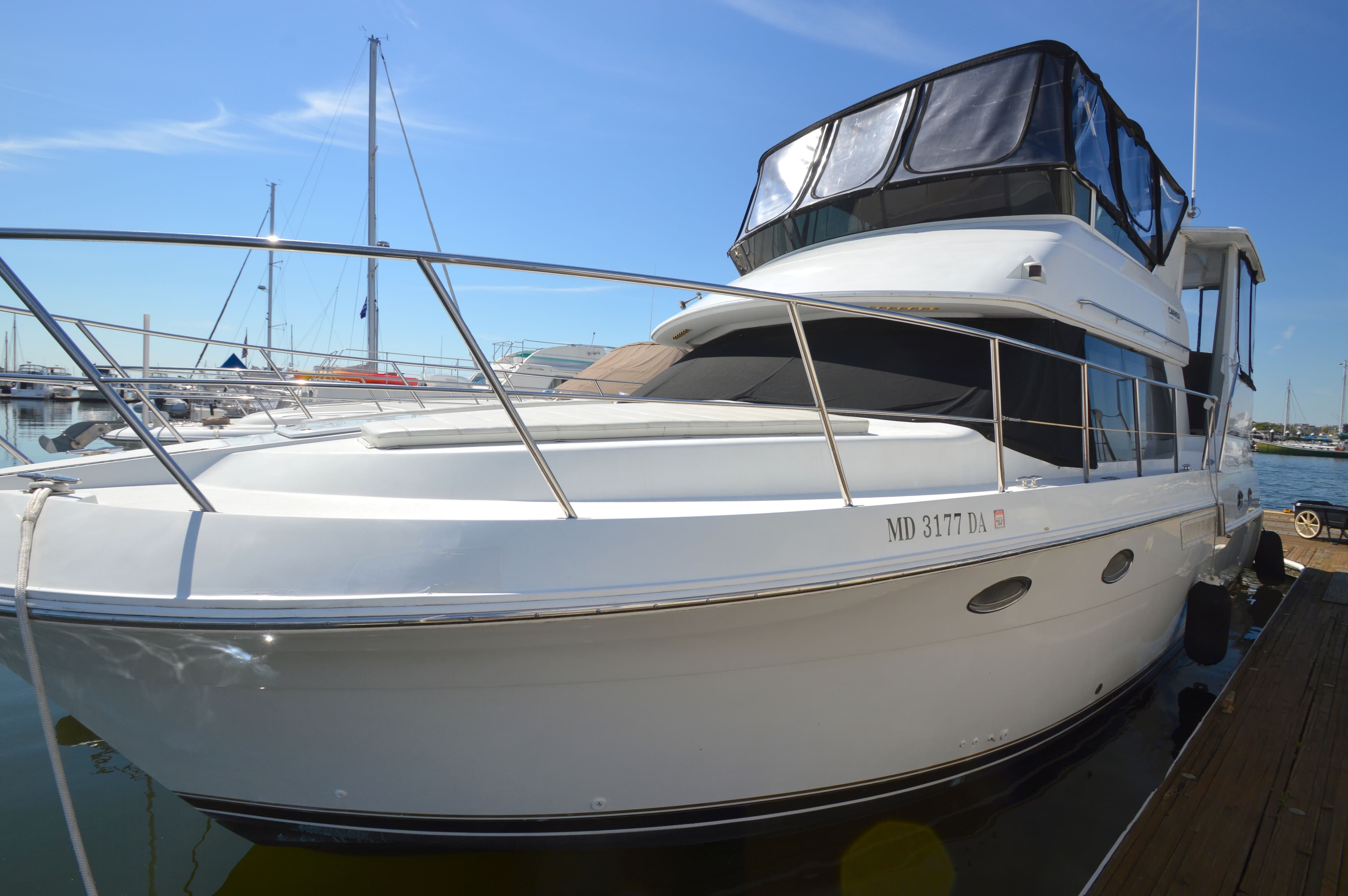 2001 Carver 406 Motor Yacht - 8