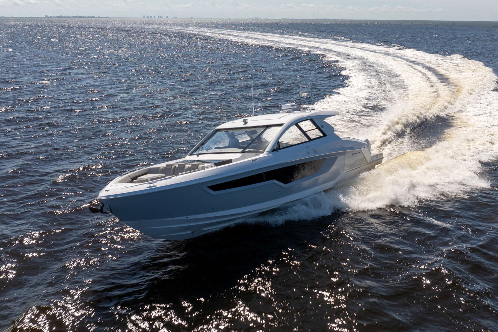 2026 Cruisers Yachts 50GLS OB - Image 3