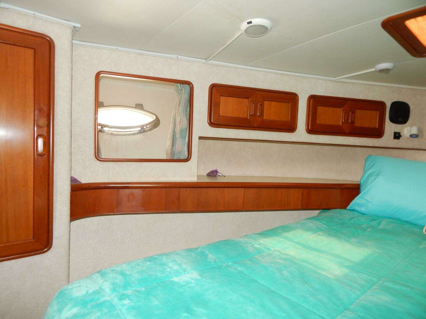 1996 Egg Harbor by Cayman - Image 9