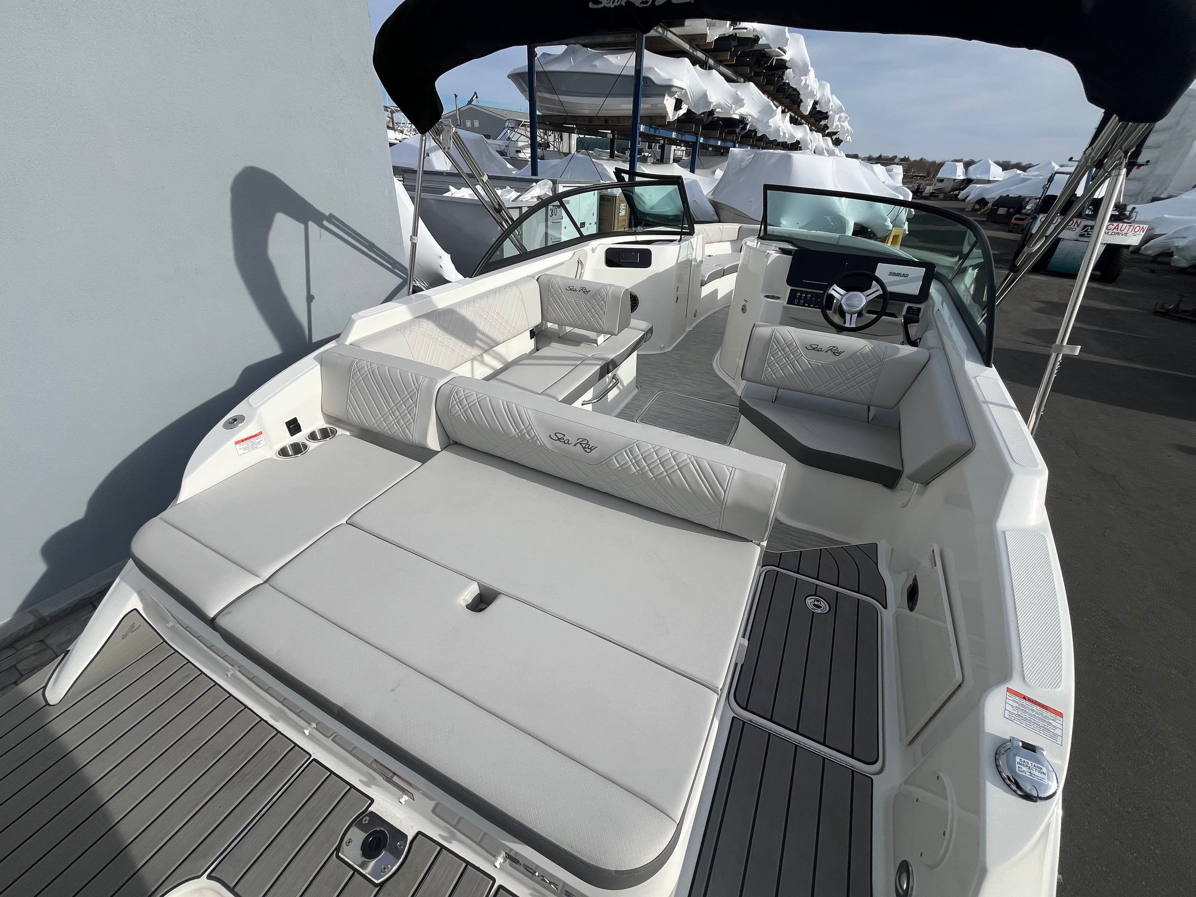 2026 Sea Ray SDX 230 Outboard - 3