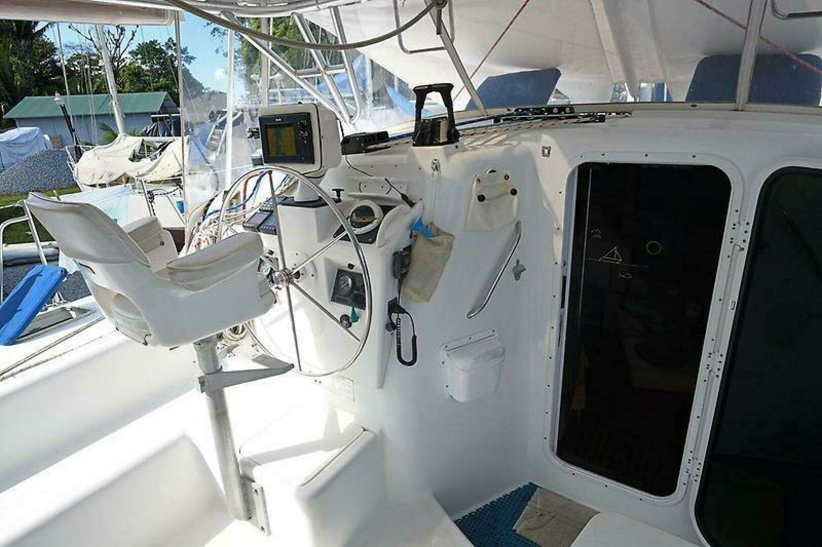 1999 Manta 42 - Image 17