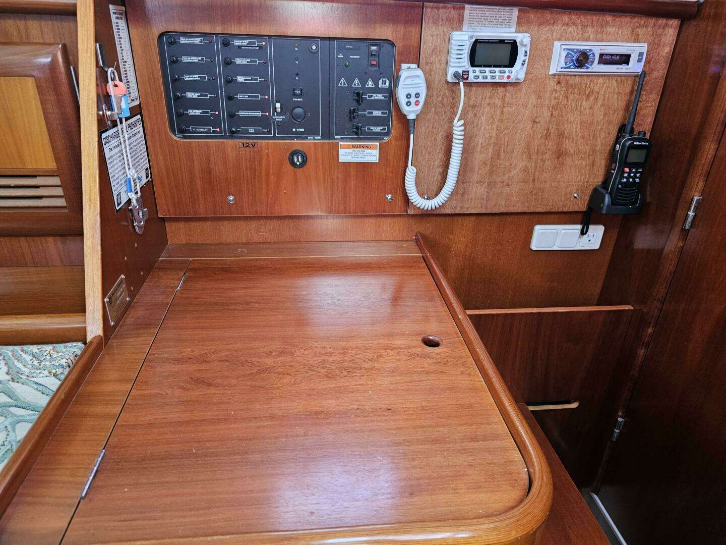 2000 Beneteau 36 Center Cockpit - Image 26