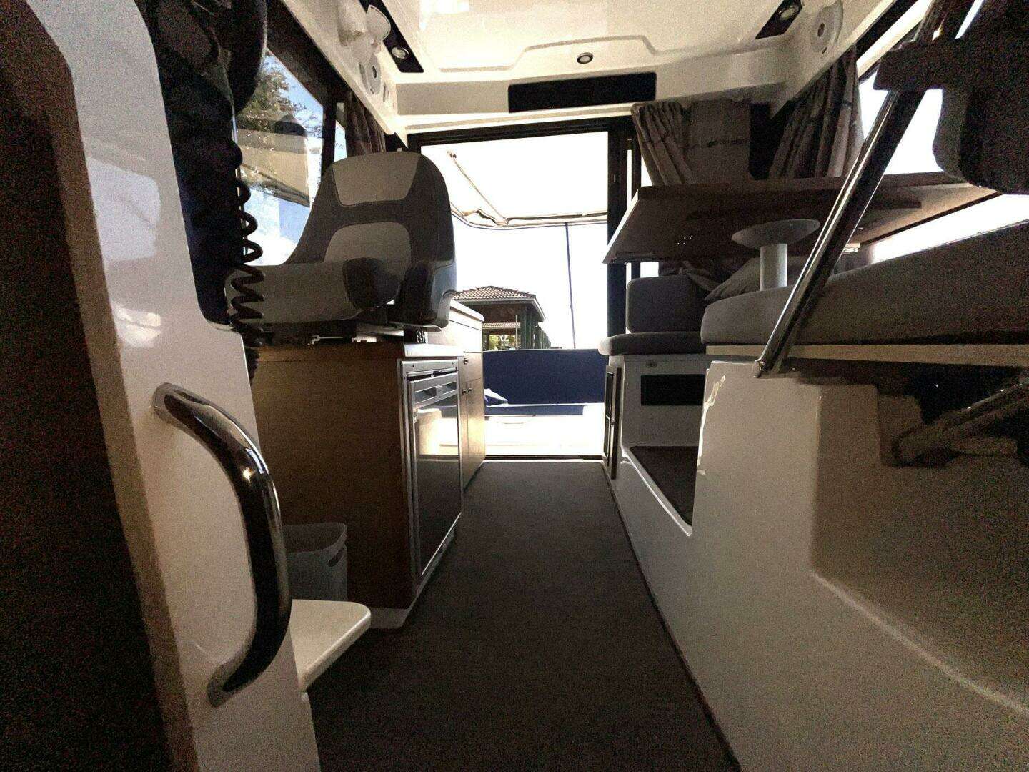 2018 Jeanneau NC 895 - Image 12