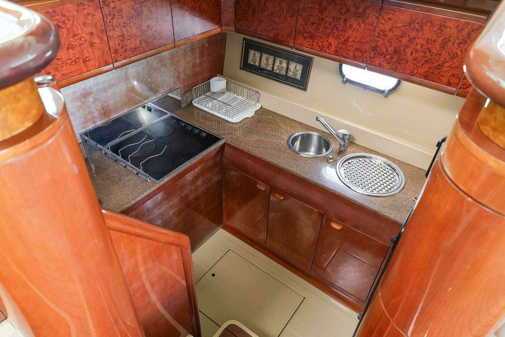 1998 Ferretti Yachts 55 Motor Yacht - Image 20