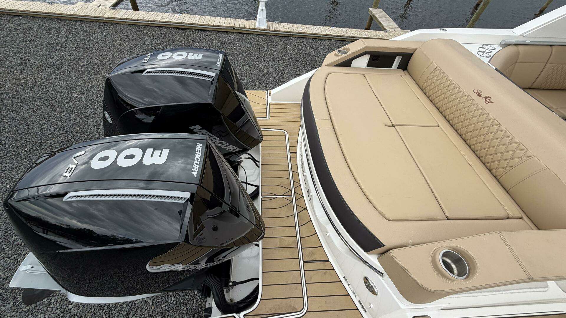 2023 Sea Ray SLX 310 OB - Image 19