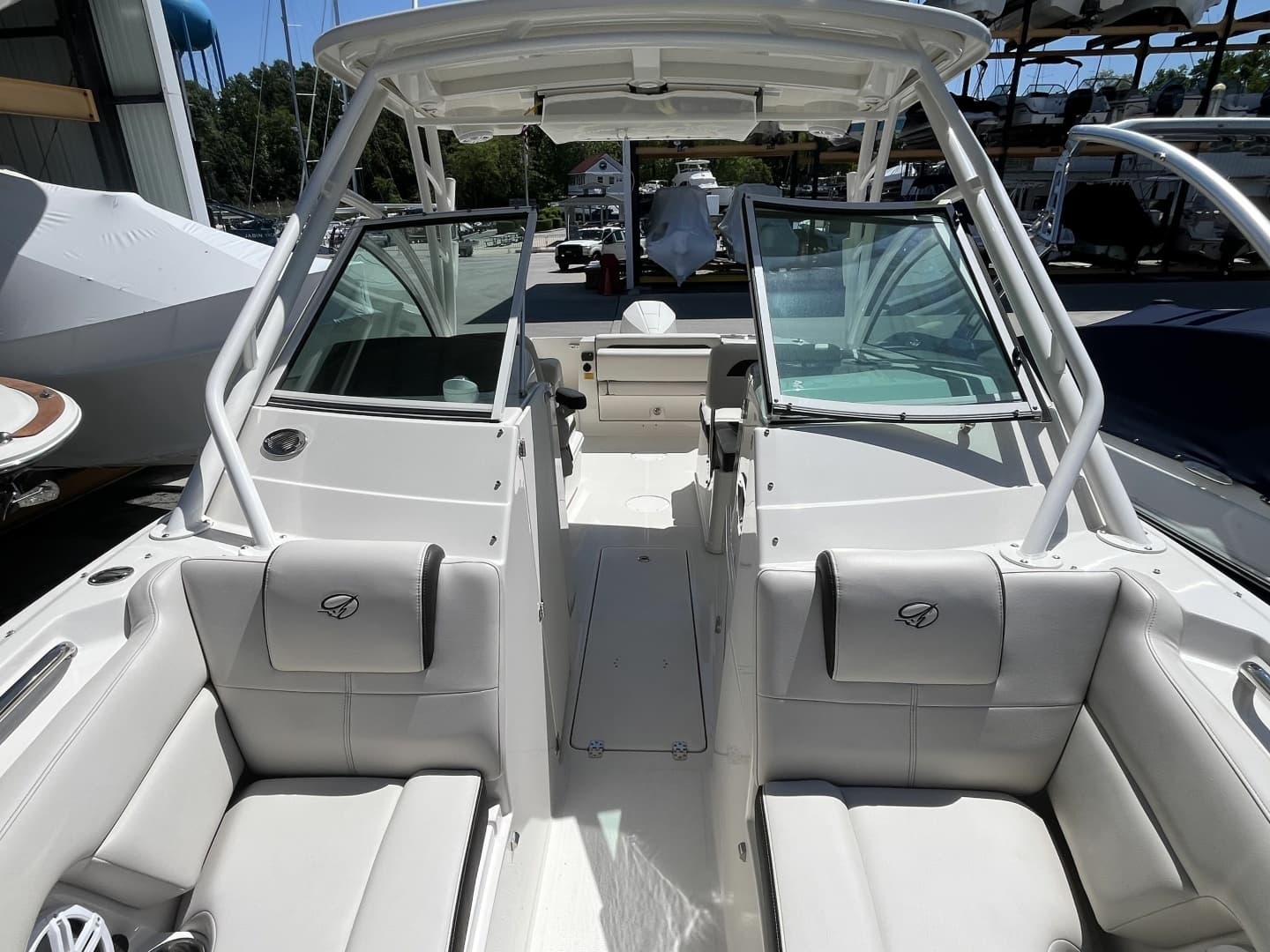 2024 Sailfish 245 DC - Image 33