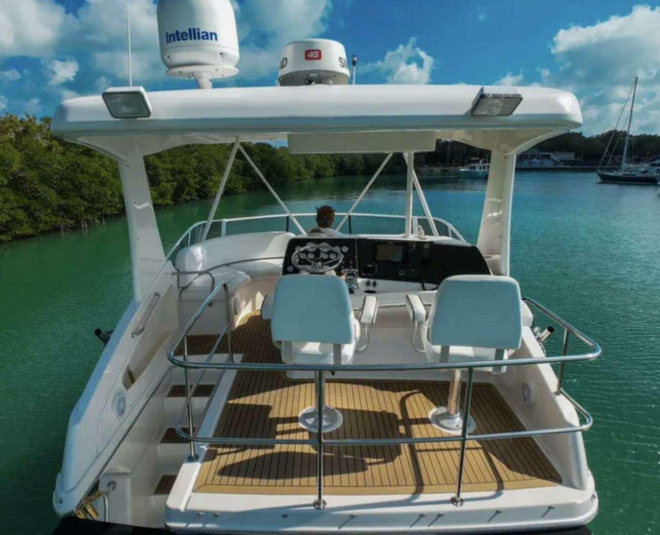 2003 Silverton 42 Convertible - Image 4