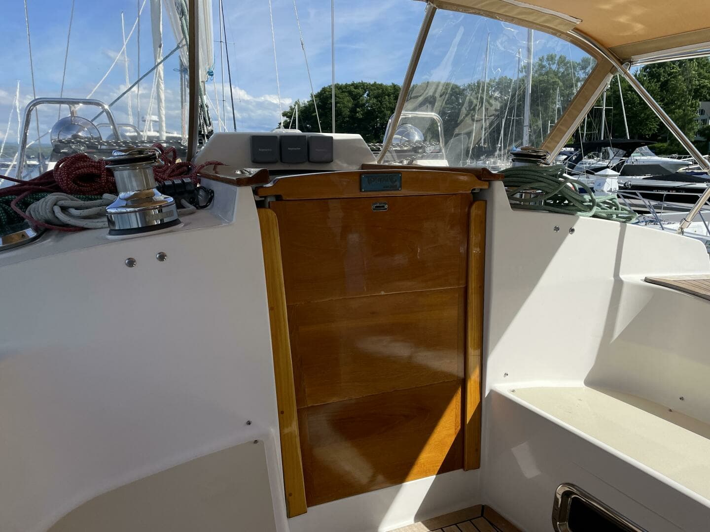 2009 Tartan 4300 - Image 14