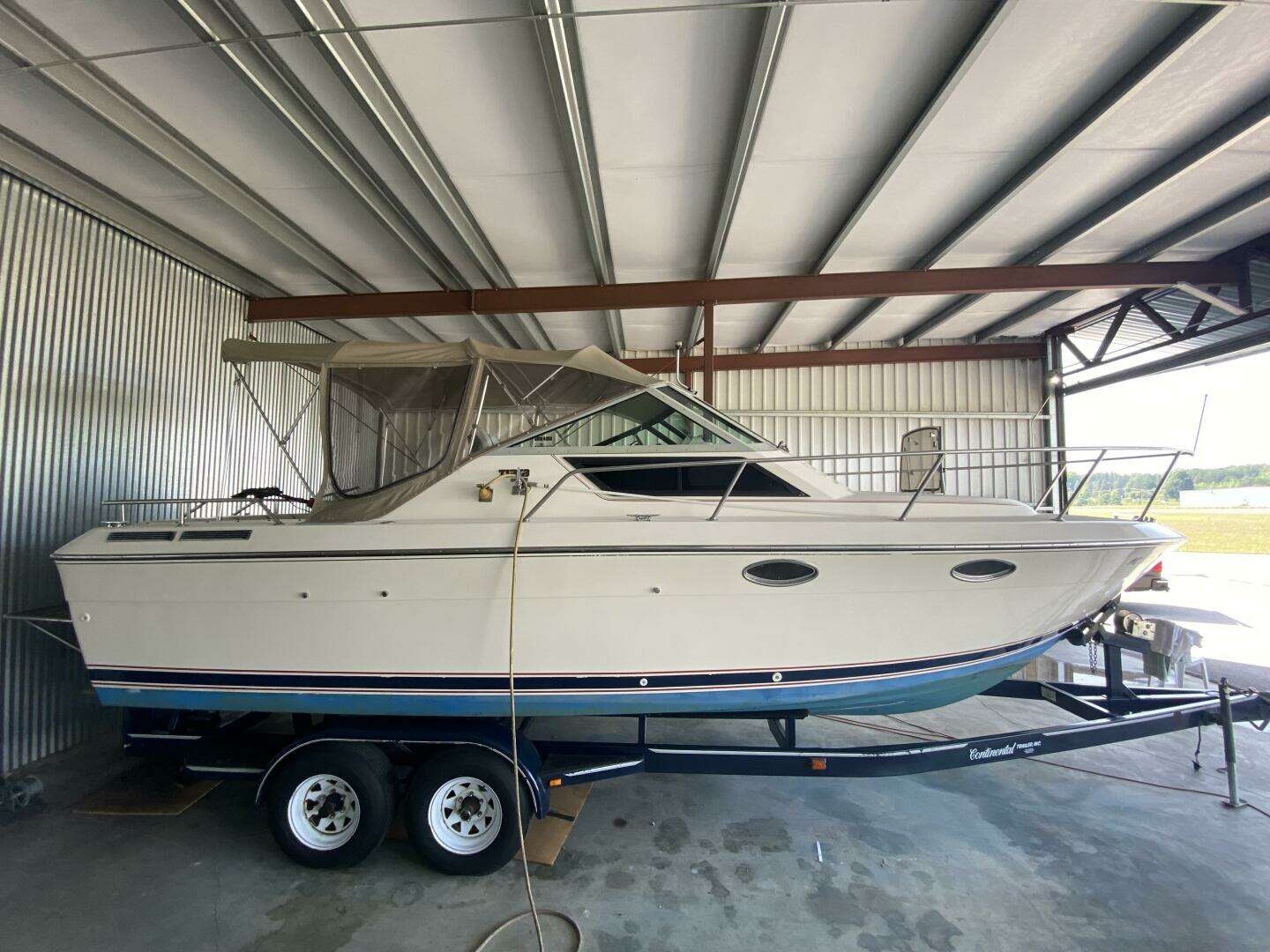 1985 Tiara Sport 2600 Continental - Image 4