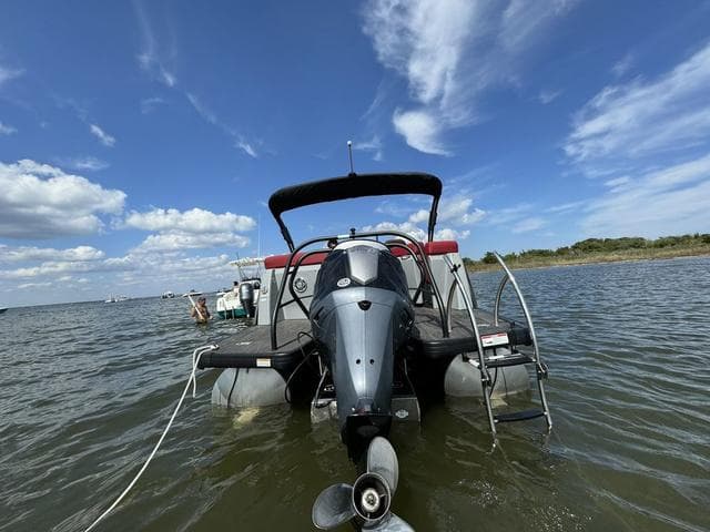 2024 Godfrey Marine Aquapatio 235 ULC - 10