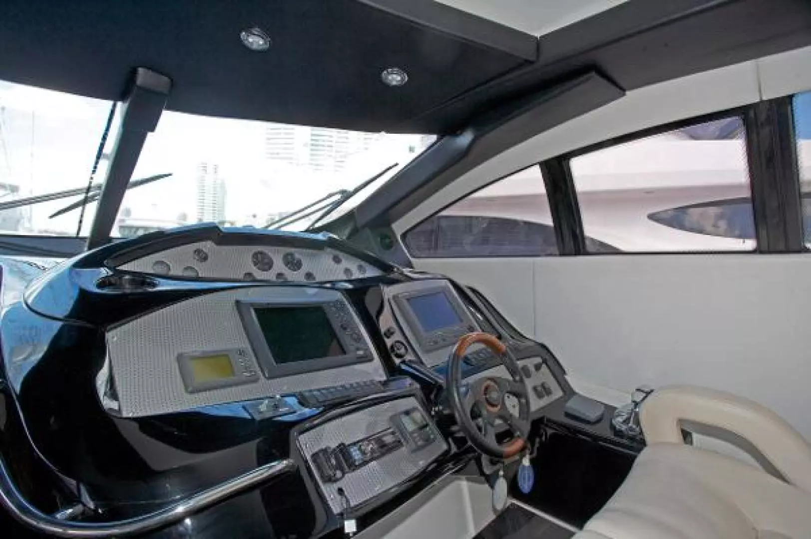 1999 Sunseeker Predator - Image 4