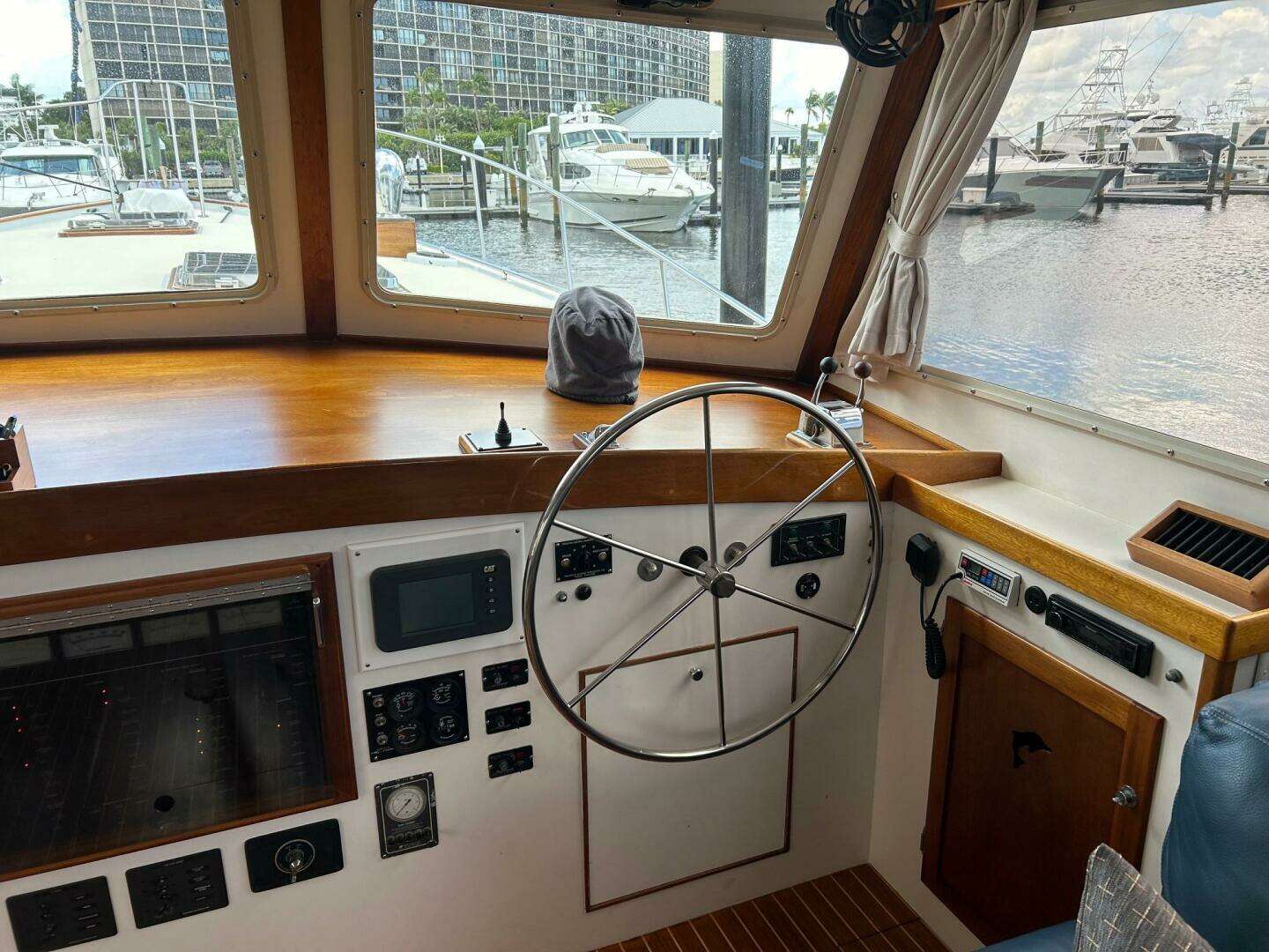 1987 Lyman-Morse Flybridge Cruiser - Image 7