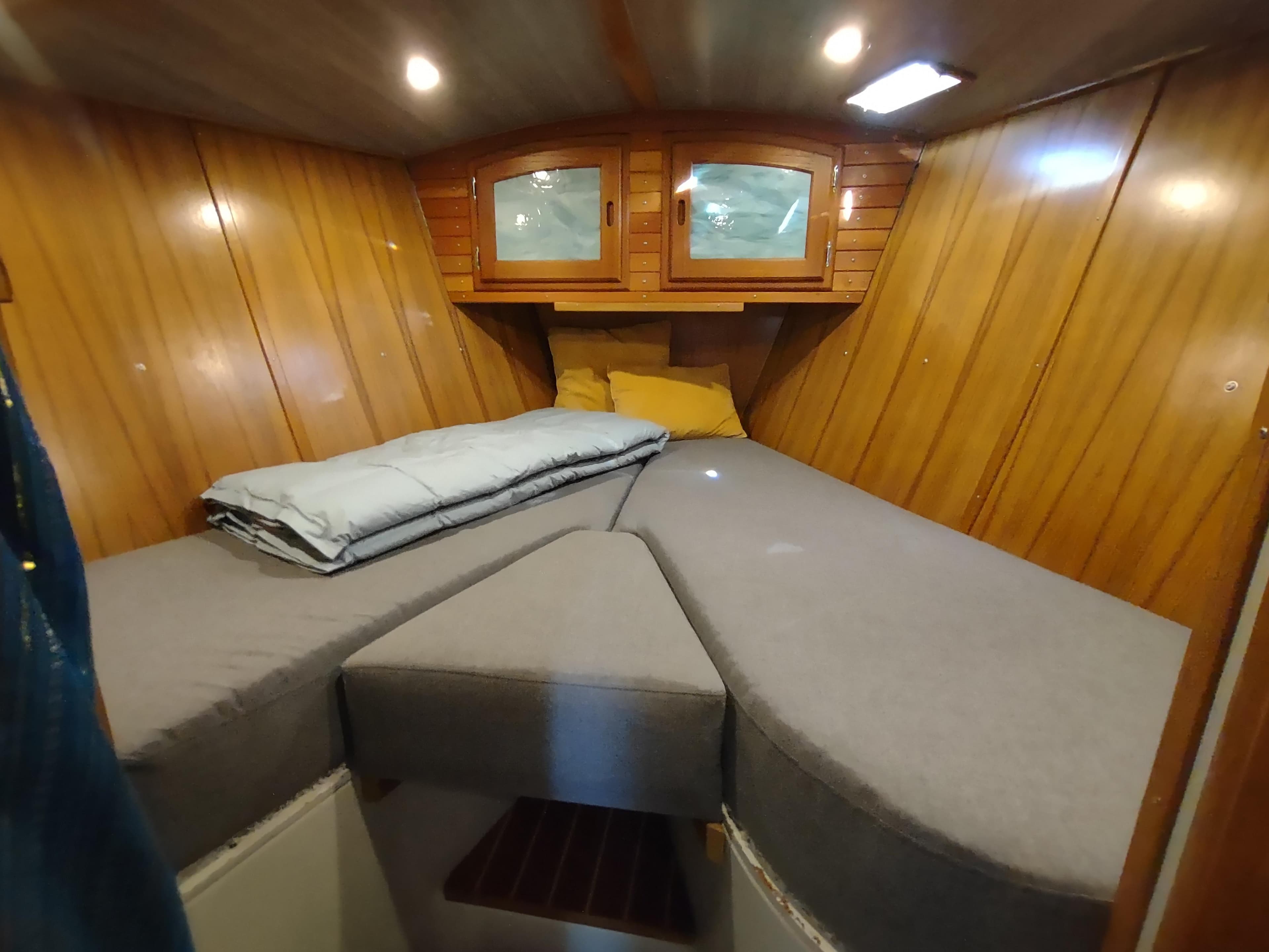 1988 Cascade 42 - 54