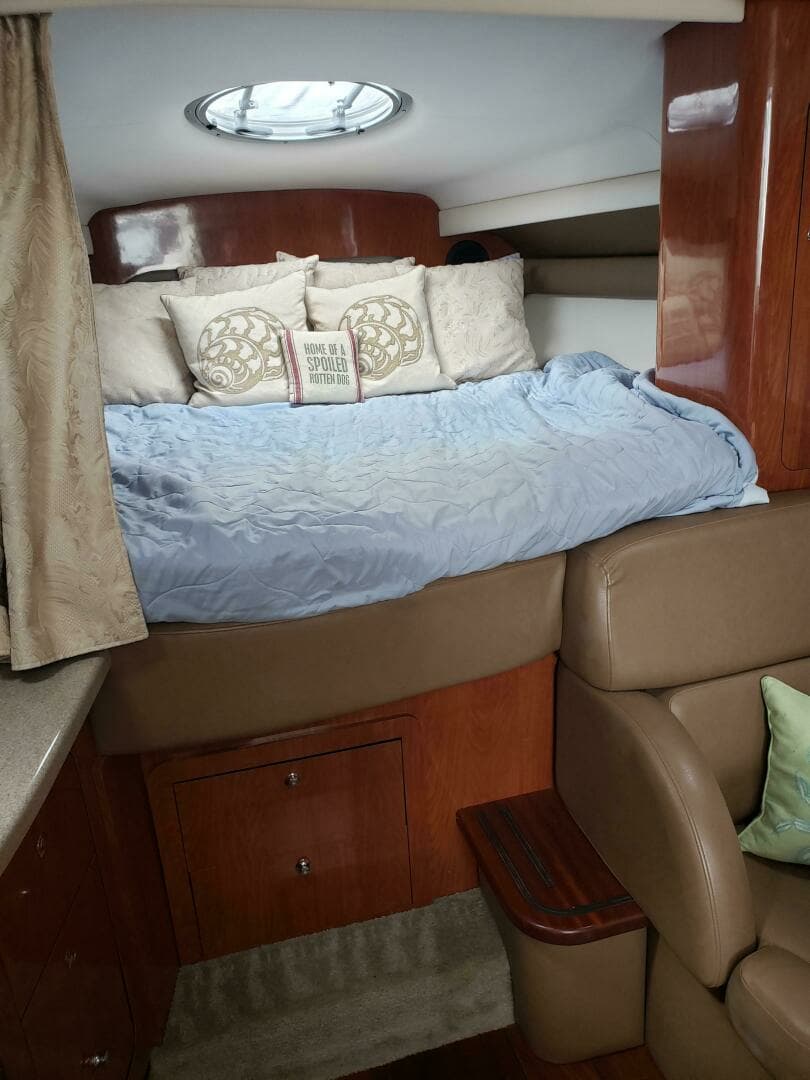 2008 Crownline 340 Cruiser - Image 19