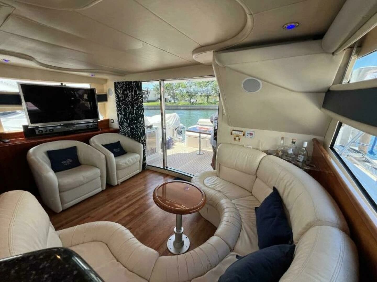 2001 Neptunus 56 Flybridge - Image 6