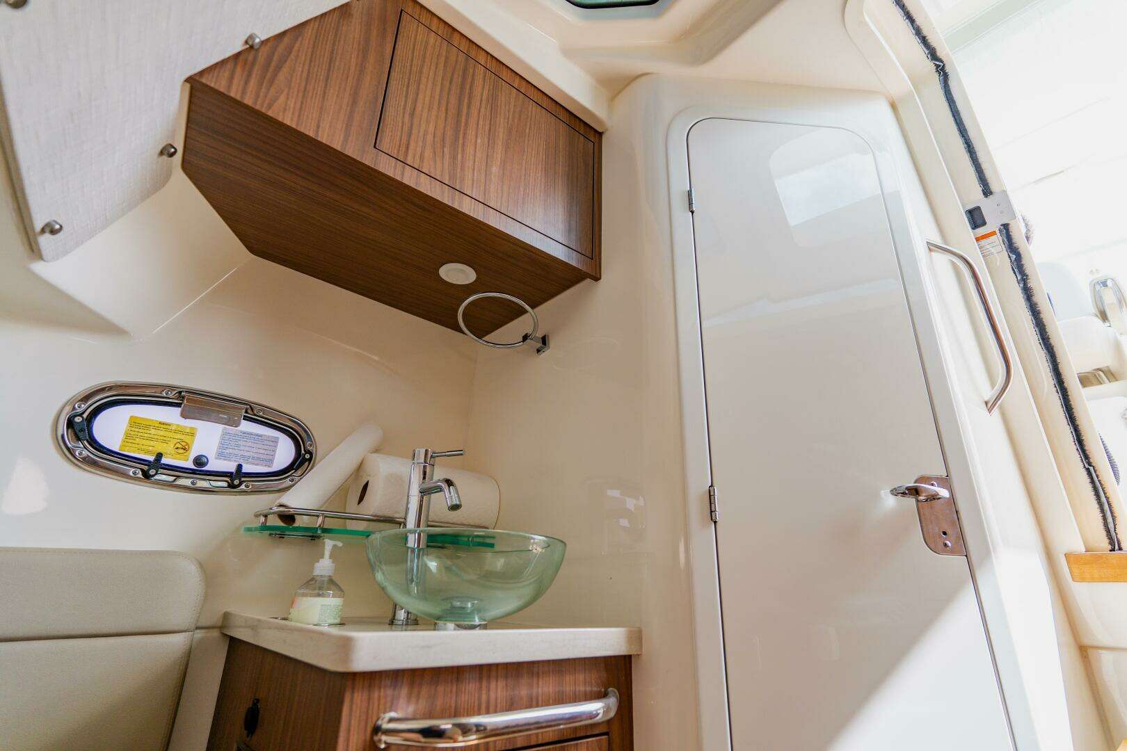 2019 Boston Whaler 380 Outrage - Image 44