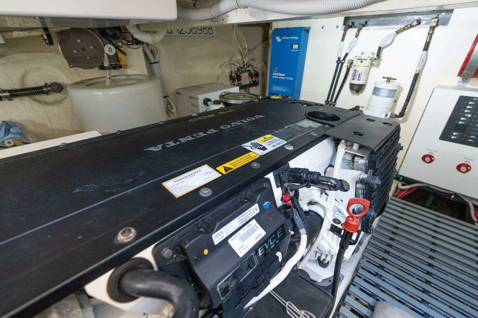 2015 Tiara Yachts 44 Coupe - Image 55