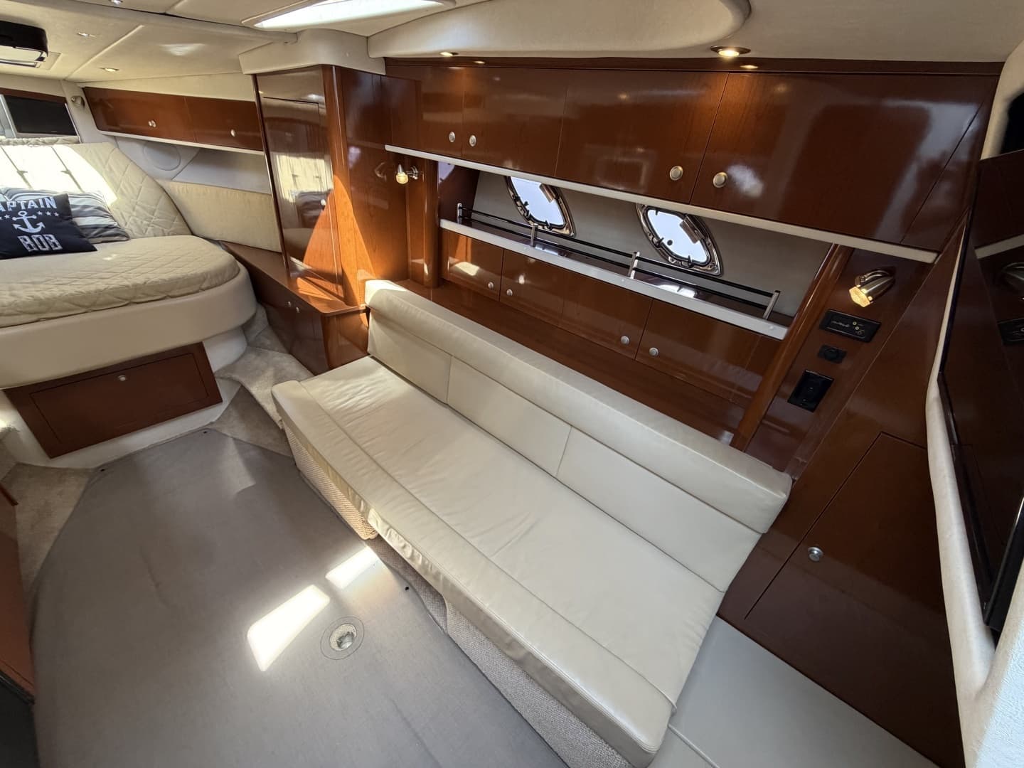 2008 Sea Ray 330 Sundancer - Image 13