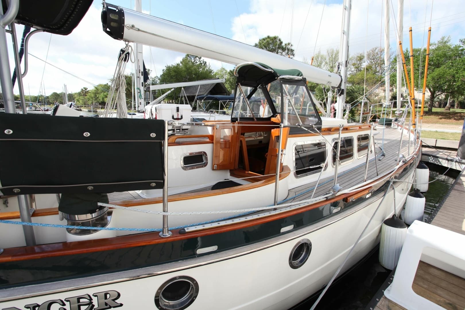 1997 Hampton 43 - Image 7