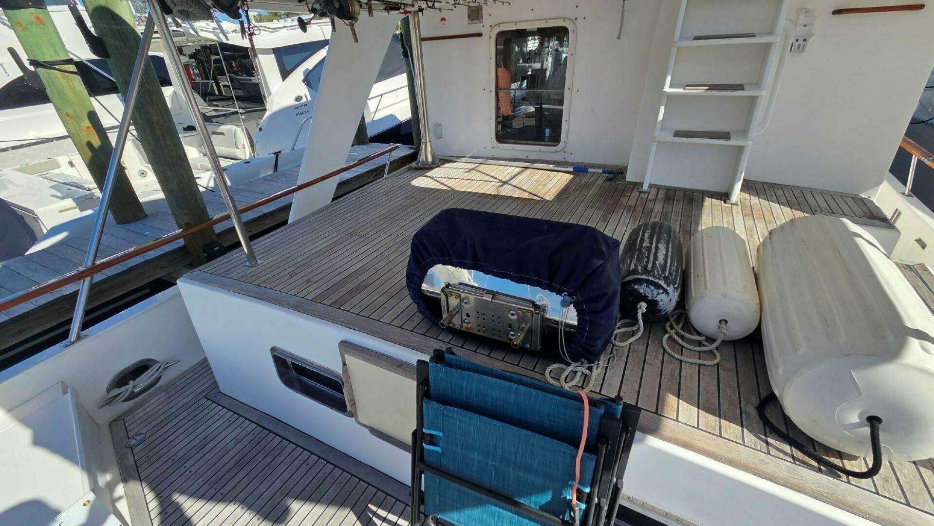 1987 DeFever 48 Tri Cabin - Image 8