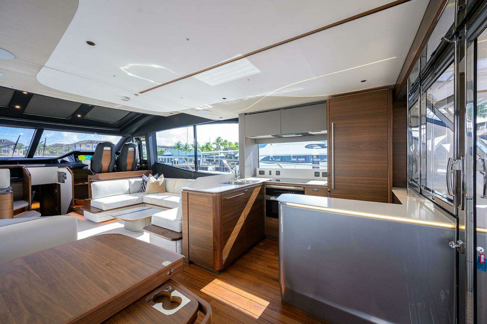 2027 Princess S72 - Image 15
