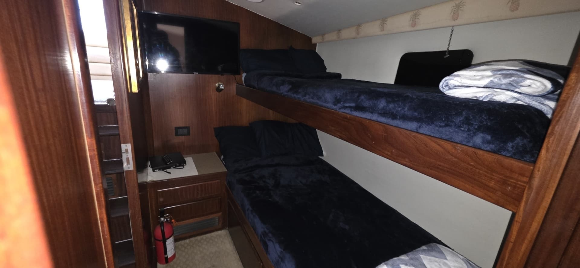 1989 Hatteras 52 Convertible - Image 19