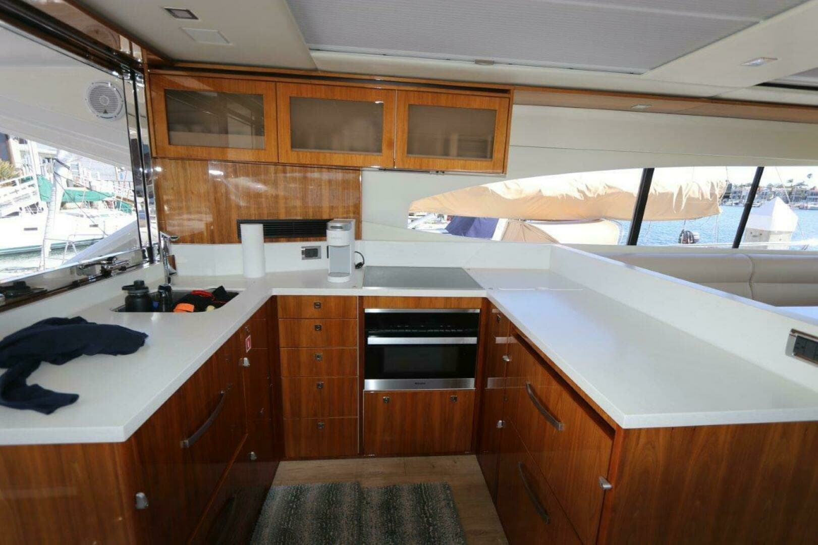 2020 Riviera 6000 Sport Yacht - Image 23