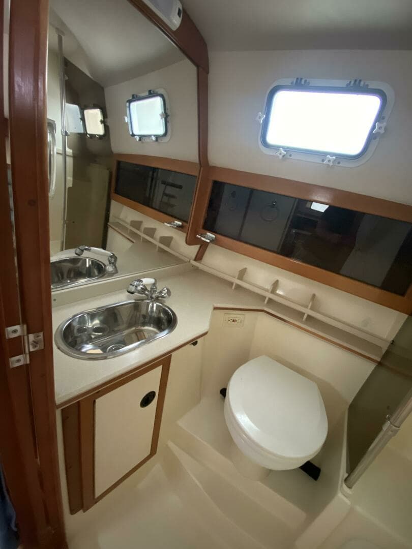 2001 Albin 32 + 2 Command Bridge - Image 16