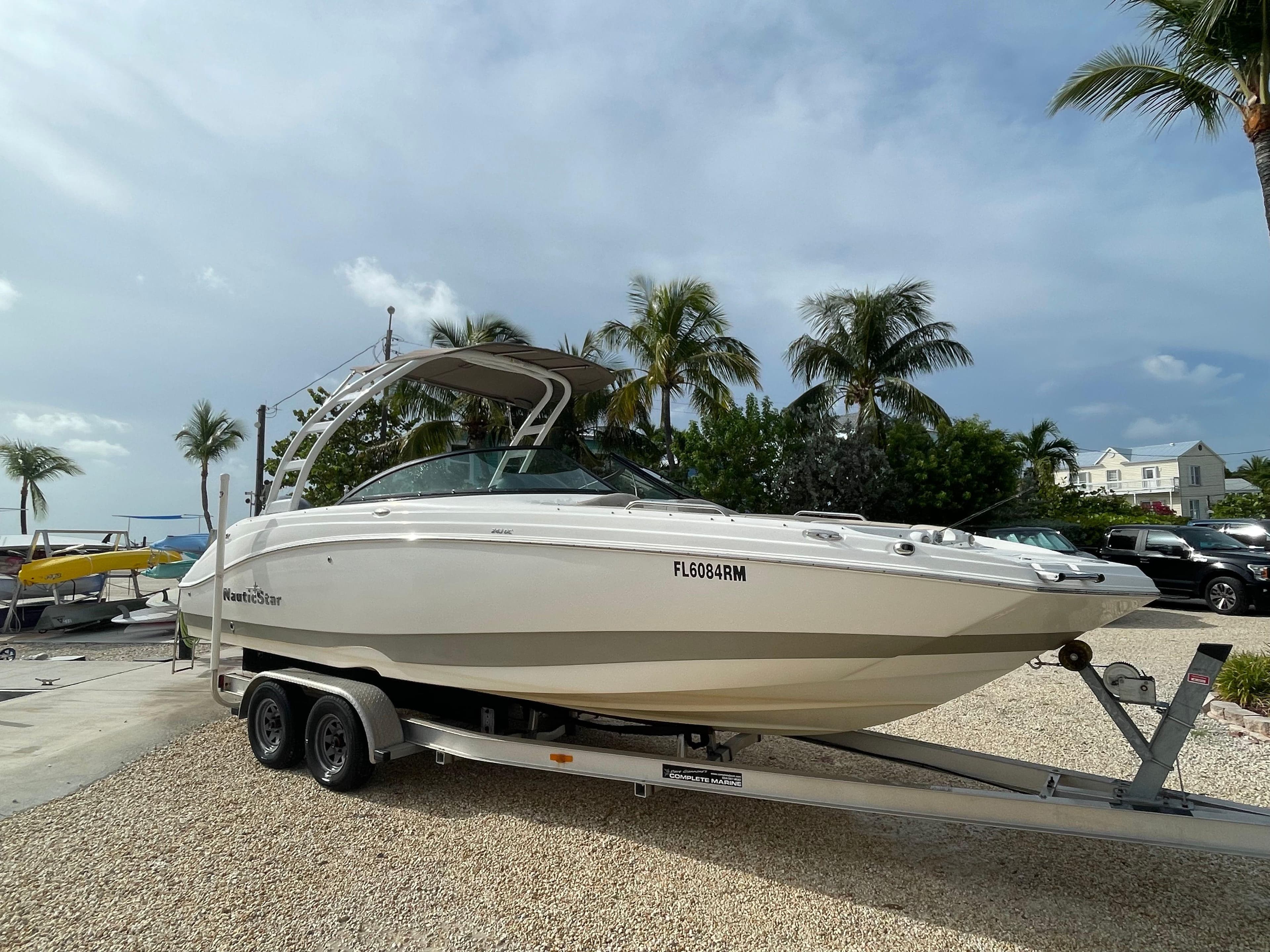 2018 NAUTICSTAR 243 DC - Image 2