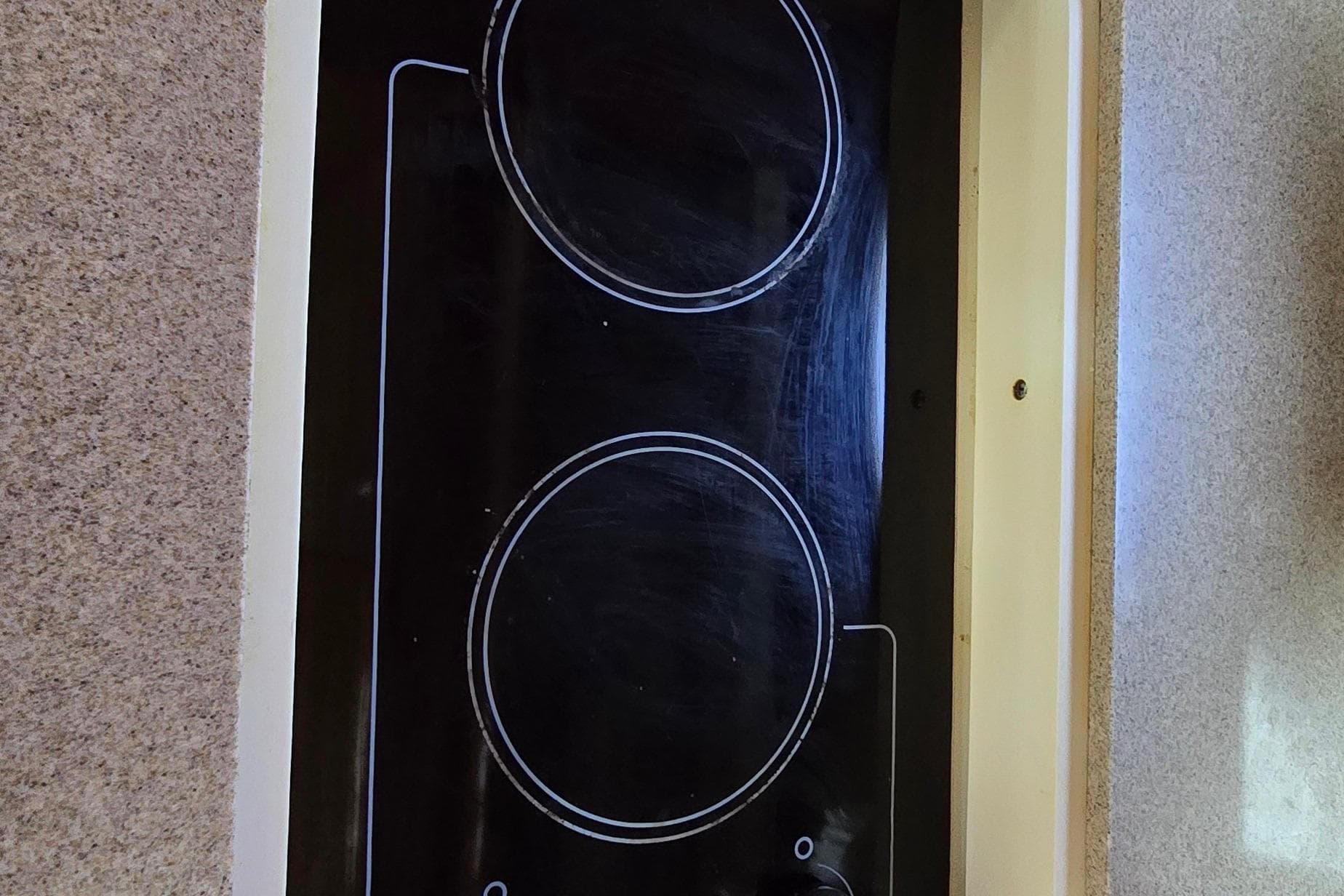 Ceramic cooktop on 2003 Regal Commodore 4260 yacht kitchen counter.