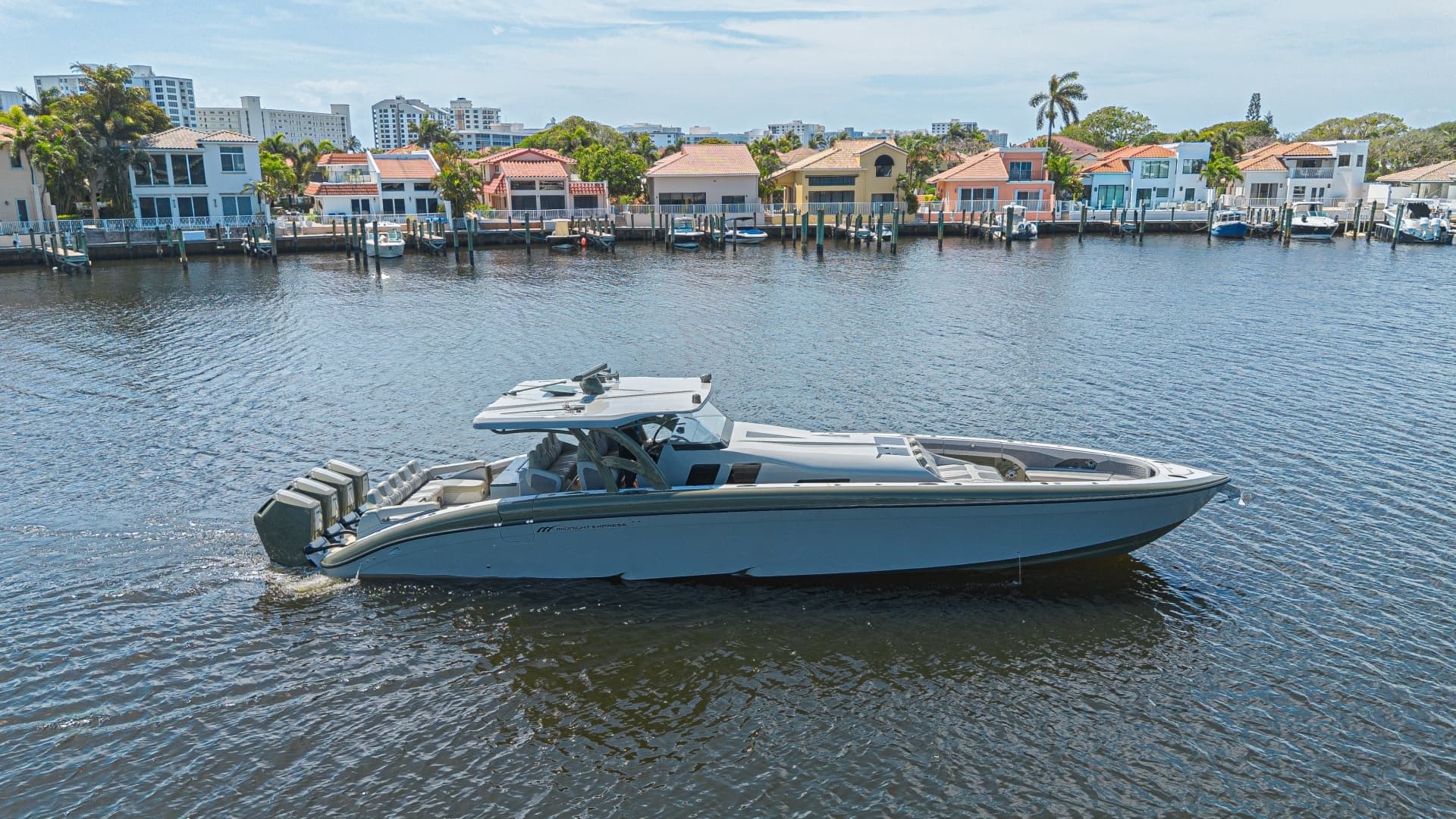 2025 Midnight Express 52 Vitesse - Image 7