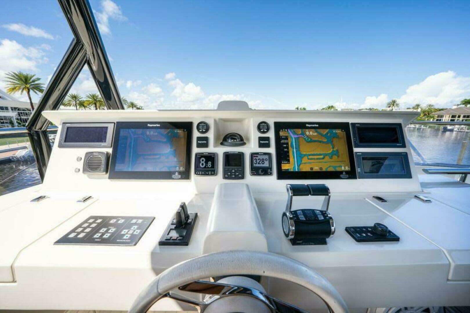 2015 Monte Carlo Yachts MCY86 - Image 41