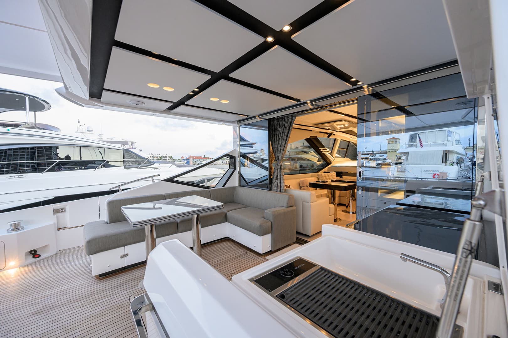2019 Azimut S7 - Image 39
