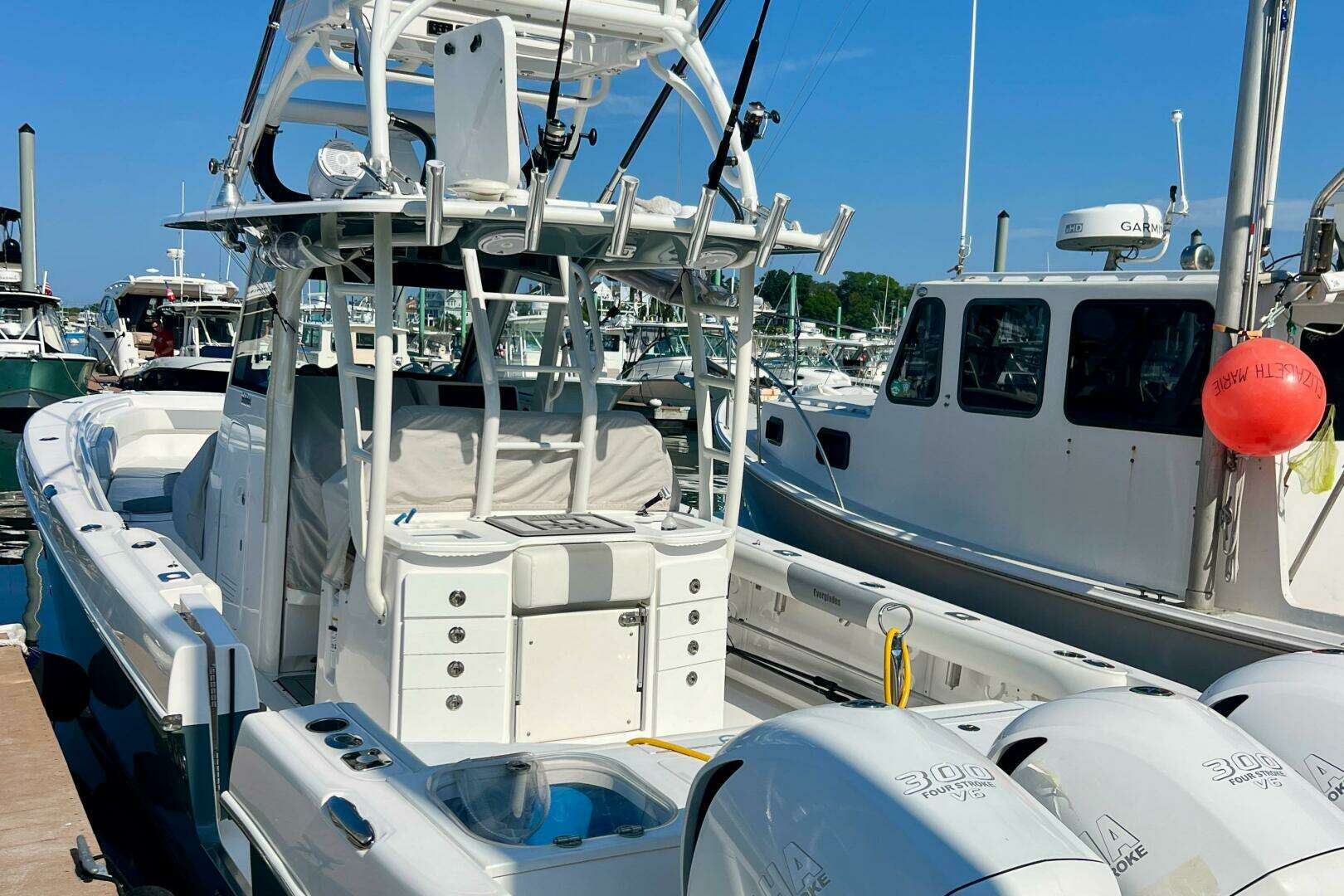 2017 Everglades 355 CC - Image 12