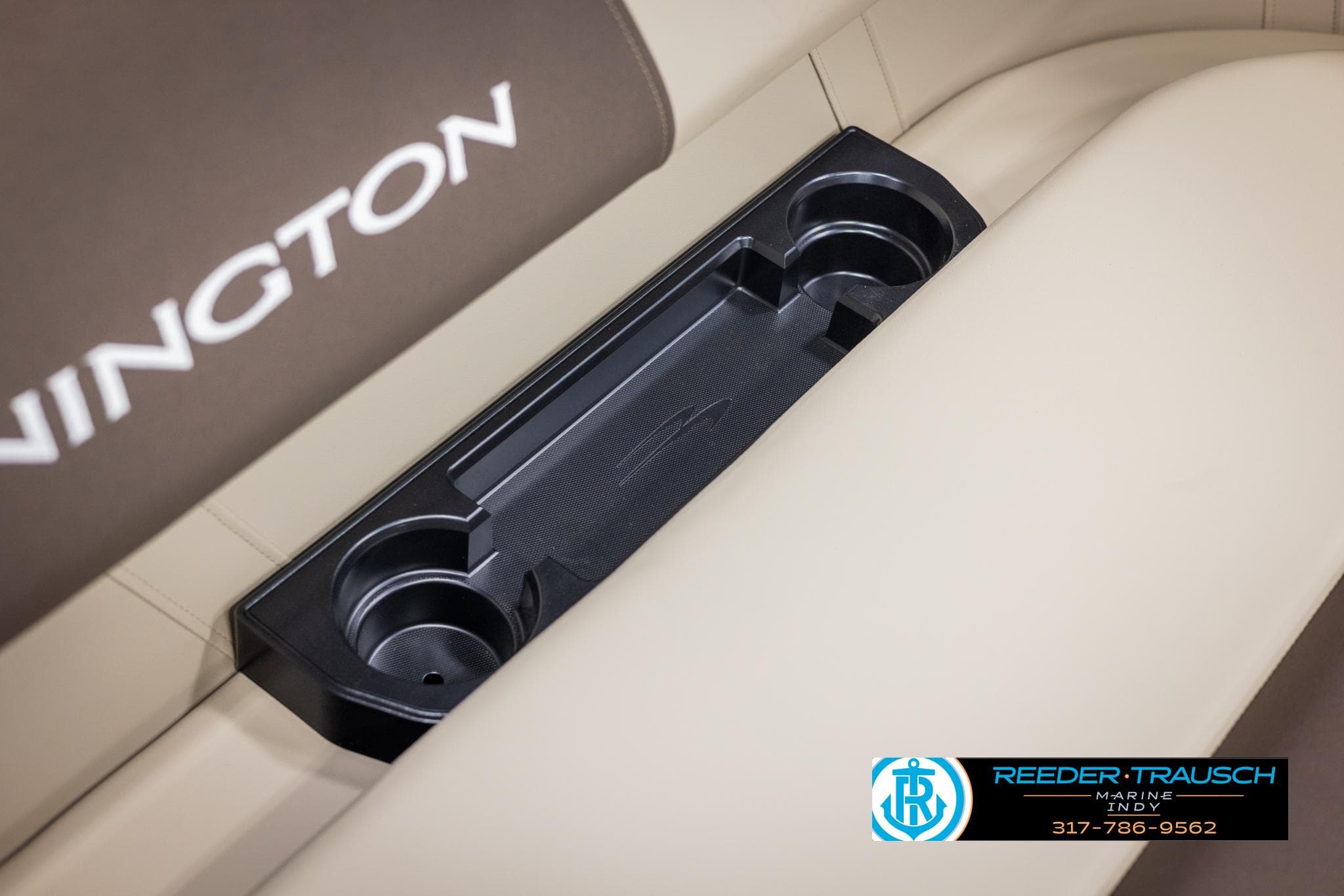 Bennington 20 SL 2025 seat with cup holder.