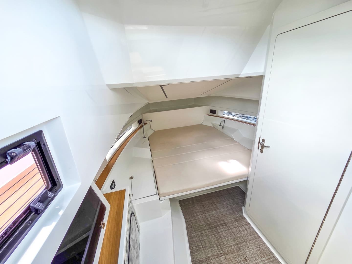 2026 De Antonio Yachts D32 - Image 37