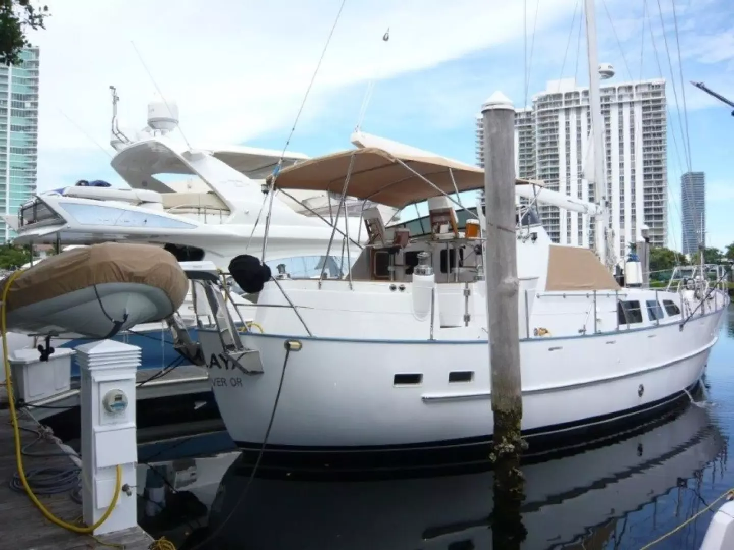 1990 Cheoy Lee Motorsailer - Image 3