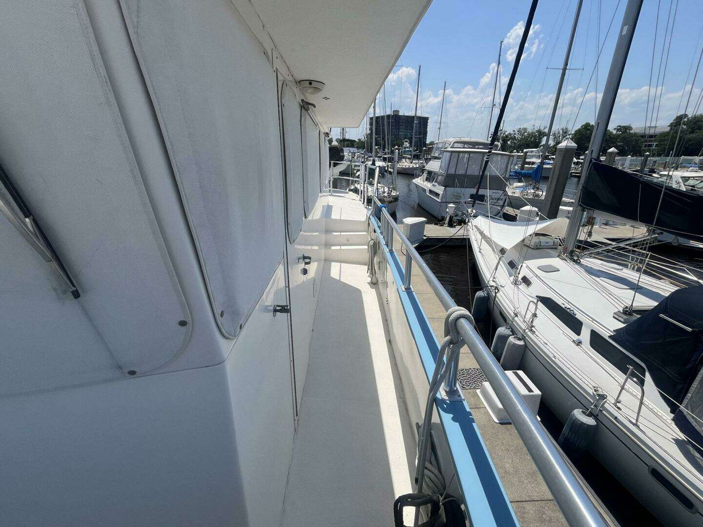 2001 Great Harbour GH47 - Image 15