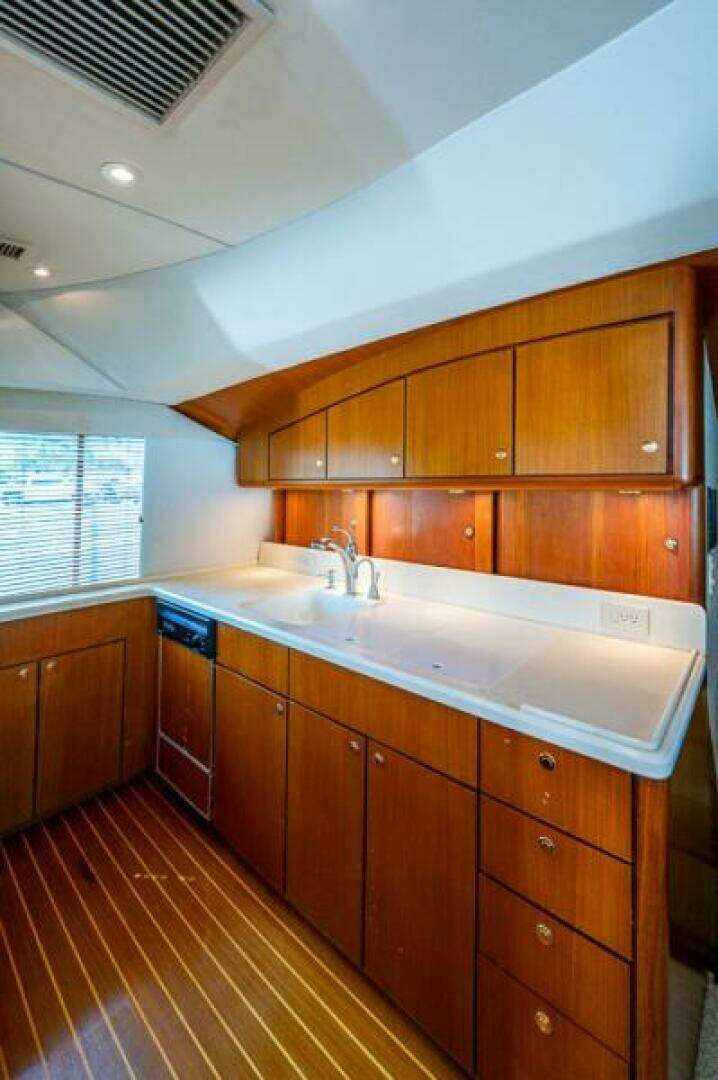 1999 Ocean Yachts 60 Convertible - Image 33