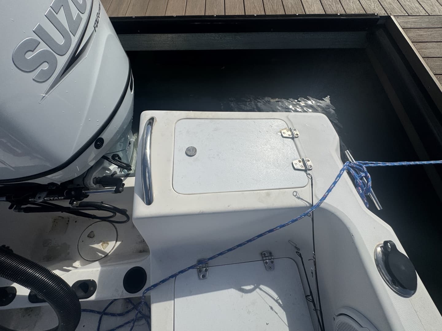 2005 Angler 204 - Image 6